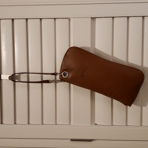 XOXO Brown Wristlet - Picture 4 of 11